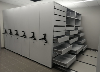 Стеллаж с выдвижными ящиками