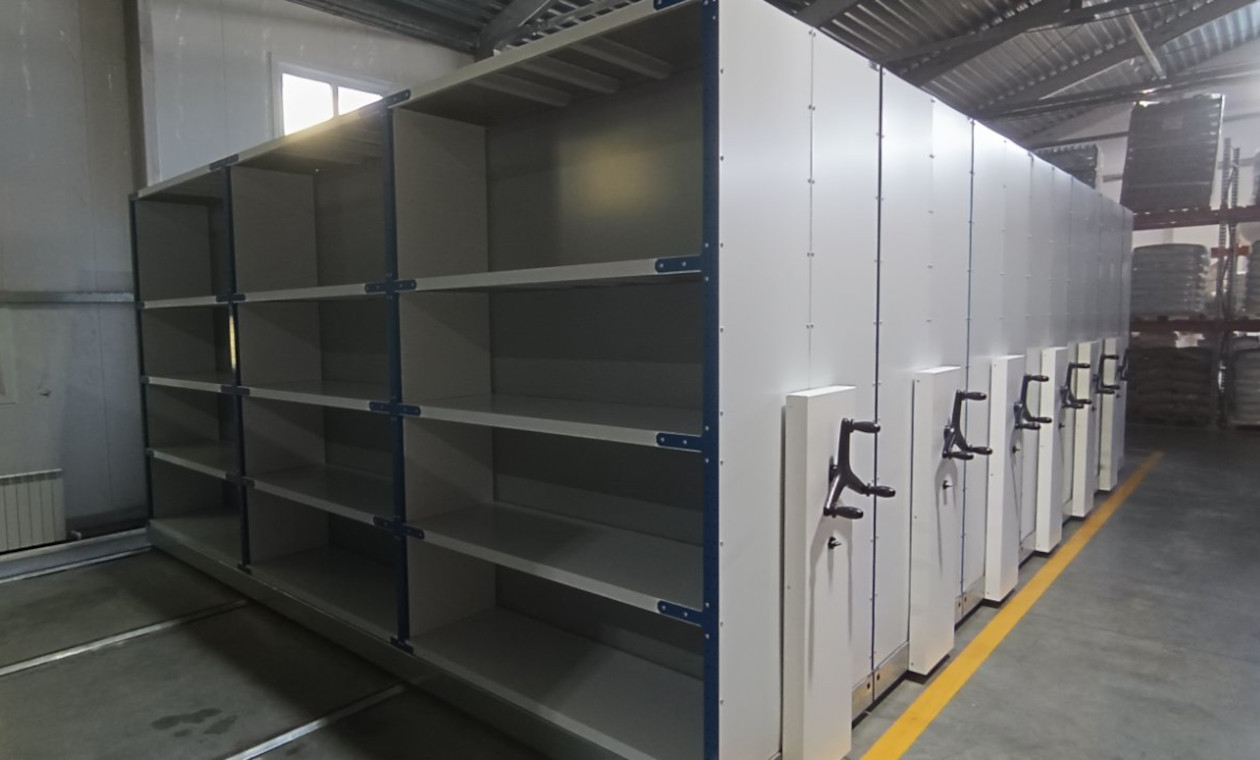 Задняя стенка в стеллаже